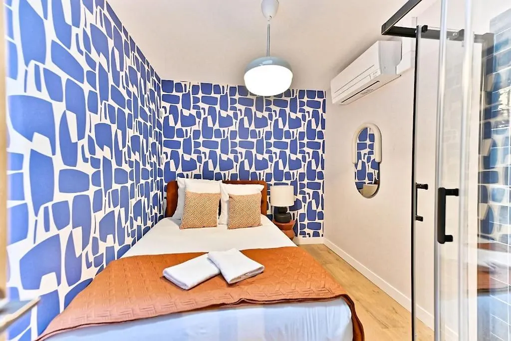 Appartement 3 Chambres Paris 2Eme - III 0*,  France