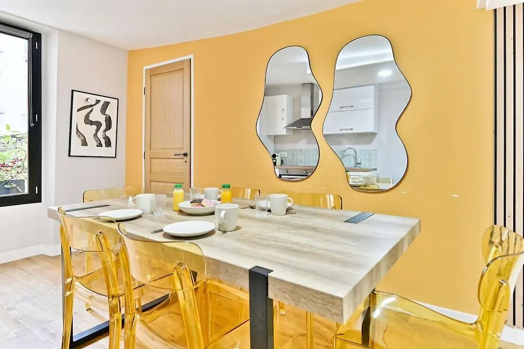 Appartement 3 Chambres Paris 2Eme - III 0*,  Francja